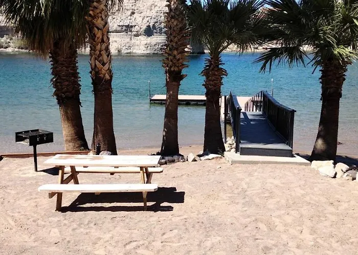 #2 Bedroom Cozy Suite, 1 Min Walk To The Beach #