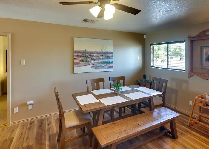 Dog-Friendly Bullhead City Home - Walk To Beach!